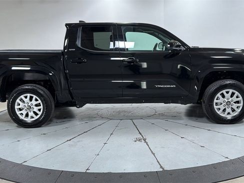 Certified 2025 Toyota Tacoma SR5 image 6