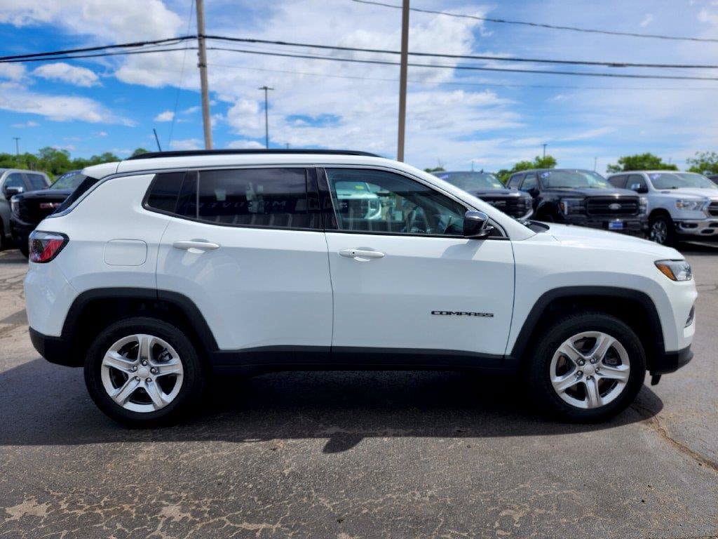 Used 2023 Jeep Compass Latitude AWD/4WD image 6