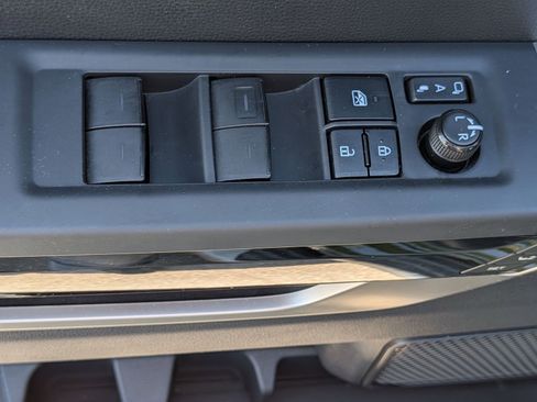 Used 2022 Toyota Tundra Limited image 14