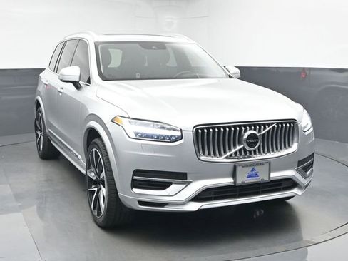 Used 2022 Volvo XC90 T8 Inscription Expression w/ Advanced Package image 2