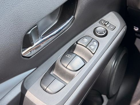 Used 2023 Nissan Kicks SR w/ SR Premium Package FWD image 26