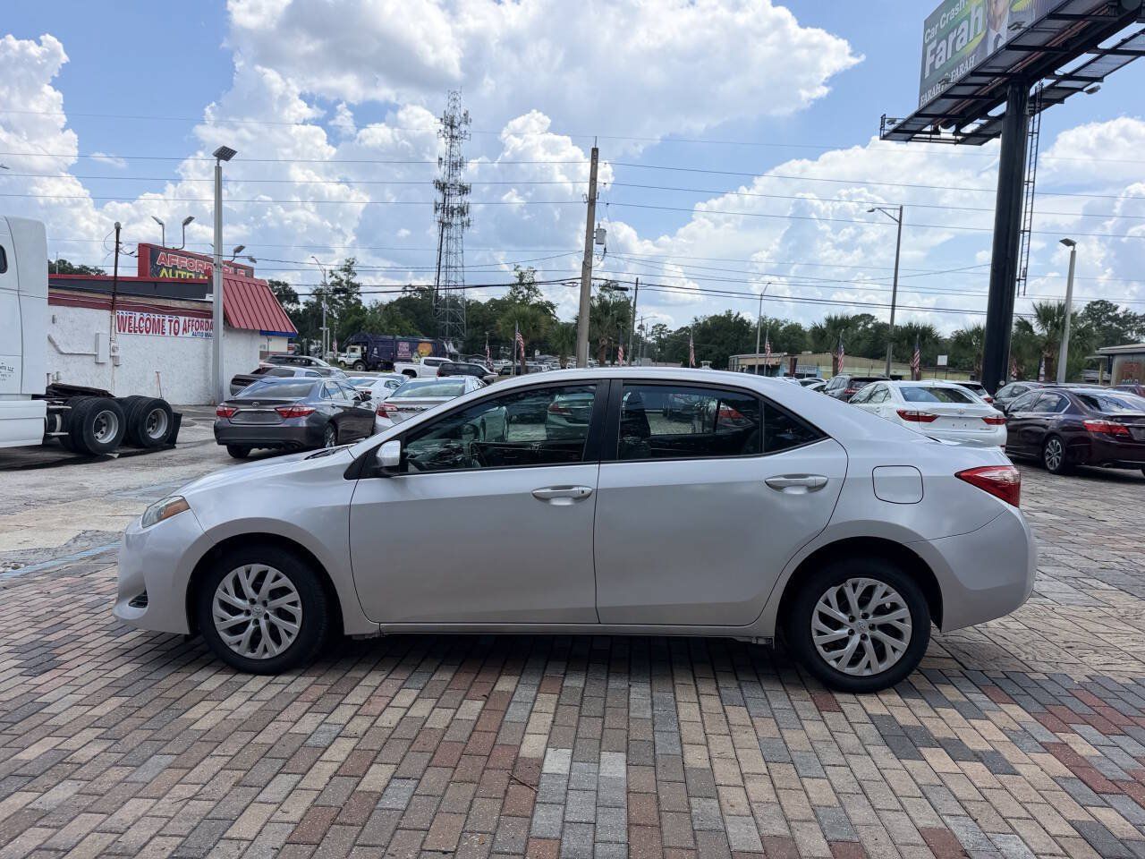 Used 2019 Toyota Corolla LE FWD image 11
