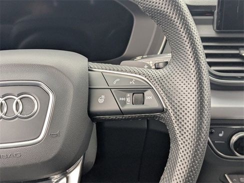 Used 2024 Audi Q5 e Premium Plus image 25