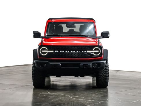 Used 2023 Ford Bronco Wildtrak image 3