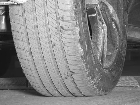 Certified 2023 Volvo XC40 B5 Plus image 36