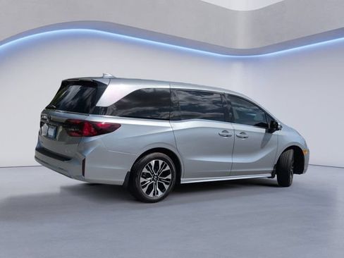 Used 2026 Honda Odyssey Elite image 4