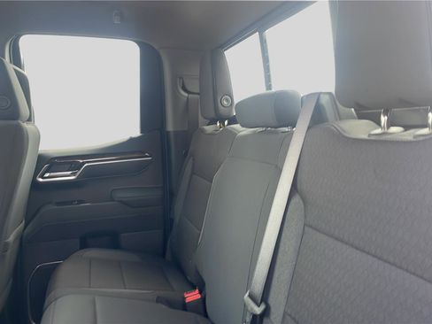 New 2026 GMC Sierra 1500 SLE image 17