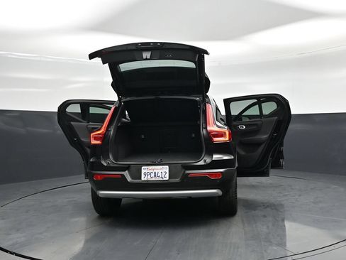 Used 2025 Volvo XC40 B5 Plus AWD/4WD image 32