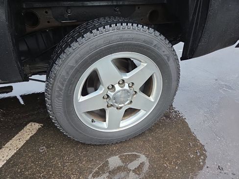 Used 2014 GMC Sierra 2500 Denali w/ Suspension Package, Off-Road image 12