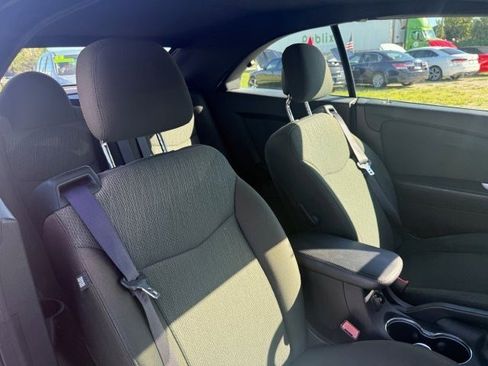 Used 2012 Chrysler 200 Touring image 11