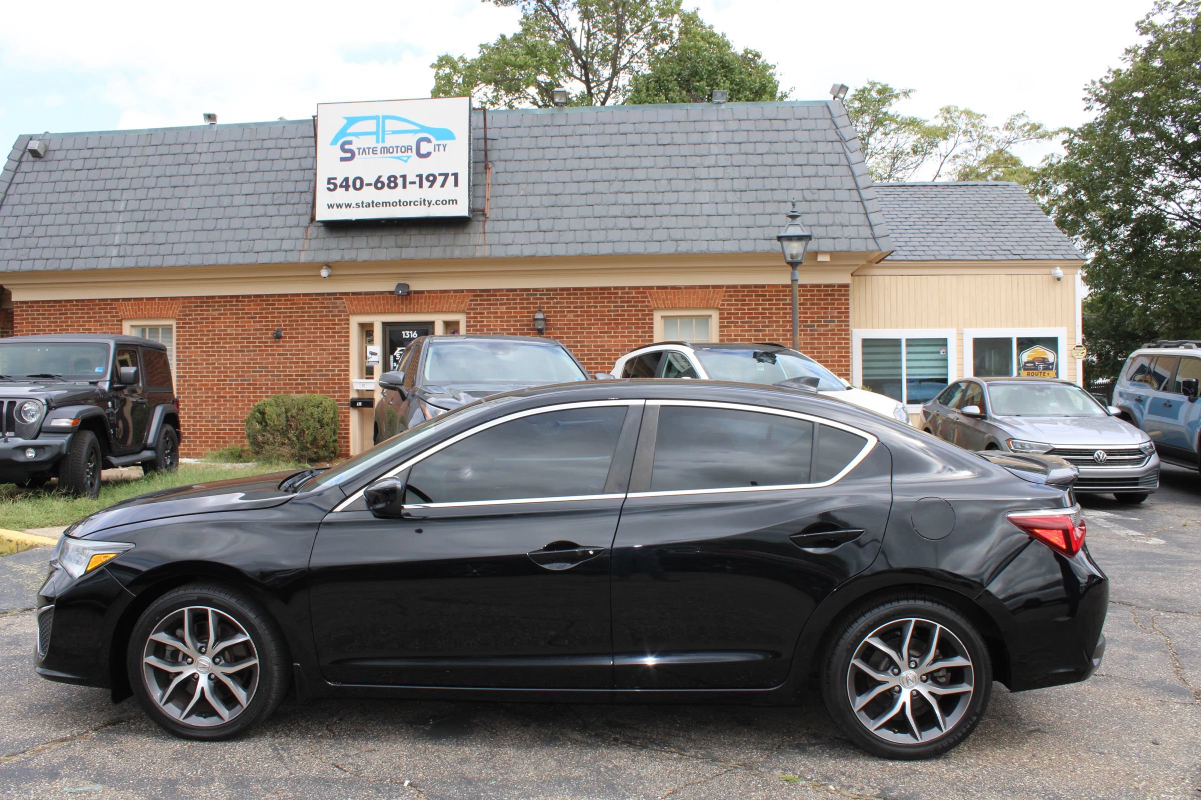 Used 2019 Acura ILX FWD image 8