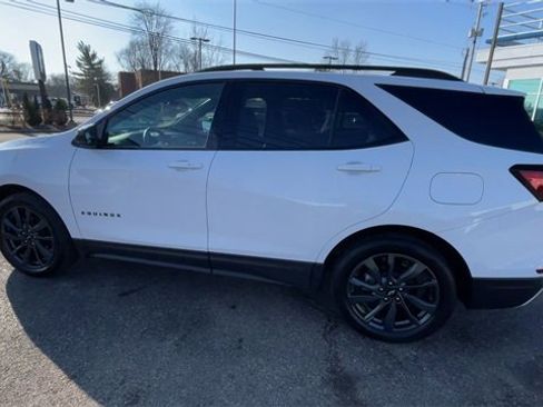 Used 2022 Chevrolet Equinox RS w/ LPO, Floor Liner Package image 7