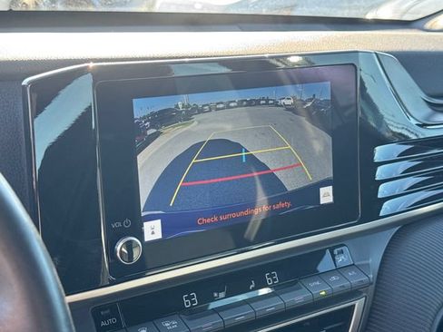 Used 2025 Toyota Camry SE FWD image 18