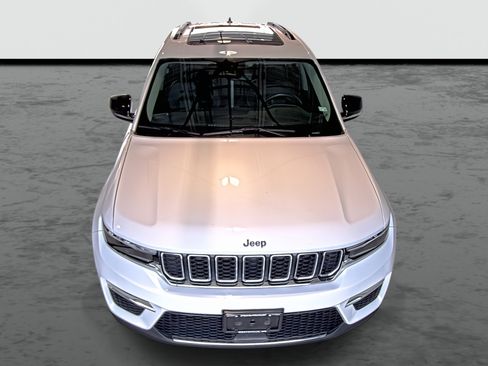 Used 2022 Jeep Grand Cherokee Limited AWD/4WD image 6