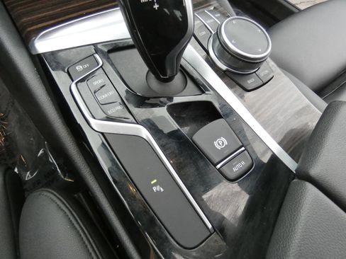 Used 2019 BMW 530i w/ Convenience Package image 63