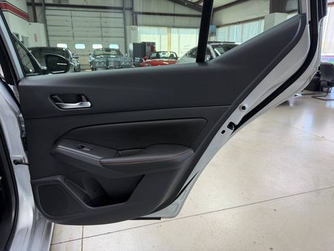 Used 2021 Nissan Altima 2.5 SR w/ SR Premium Package FWD image 14