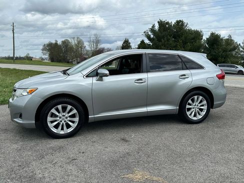 Used 2015 Toyota Venza XLE image 4