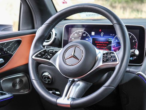 Certified 2023 Mercedes-Benz GLC 300 4MATIC image 16