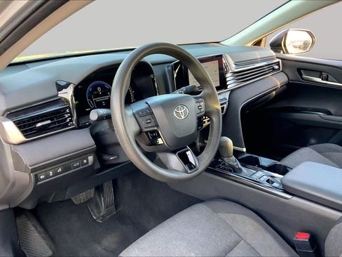 Used 2025 Toyota Camry LE FWD image 17