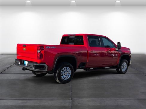 Used 2025 Chevrolet Silverado 2500 LT image 5