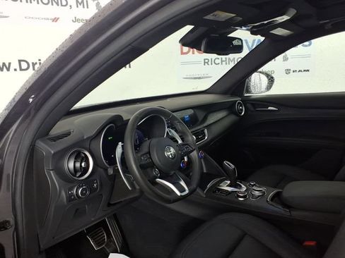 Used 2024 Alfa Romeo Stelvio Sprint AWD/4WD image 16