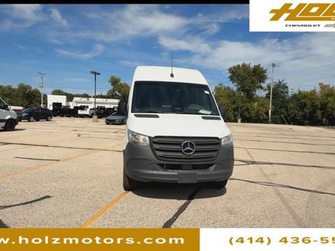Used 2025 Mercedes-Benz Sprinter 2500 image 5