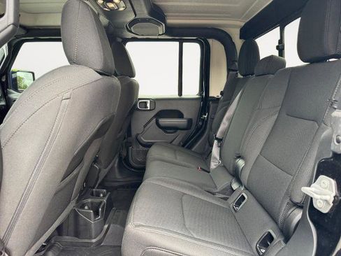 Used 2022 Jeep Gladiator Sport AWD/4WD image 13