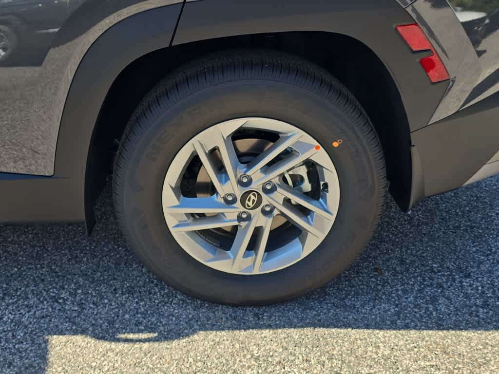 New 2026 Hyundai Tucson SE w/ Tow & Go Package FWD image 14