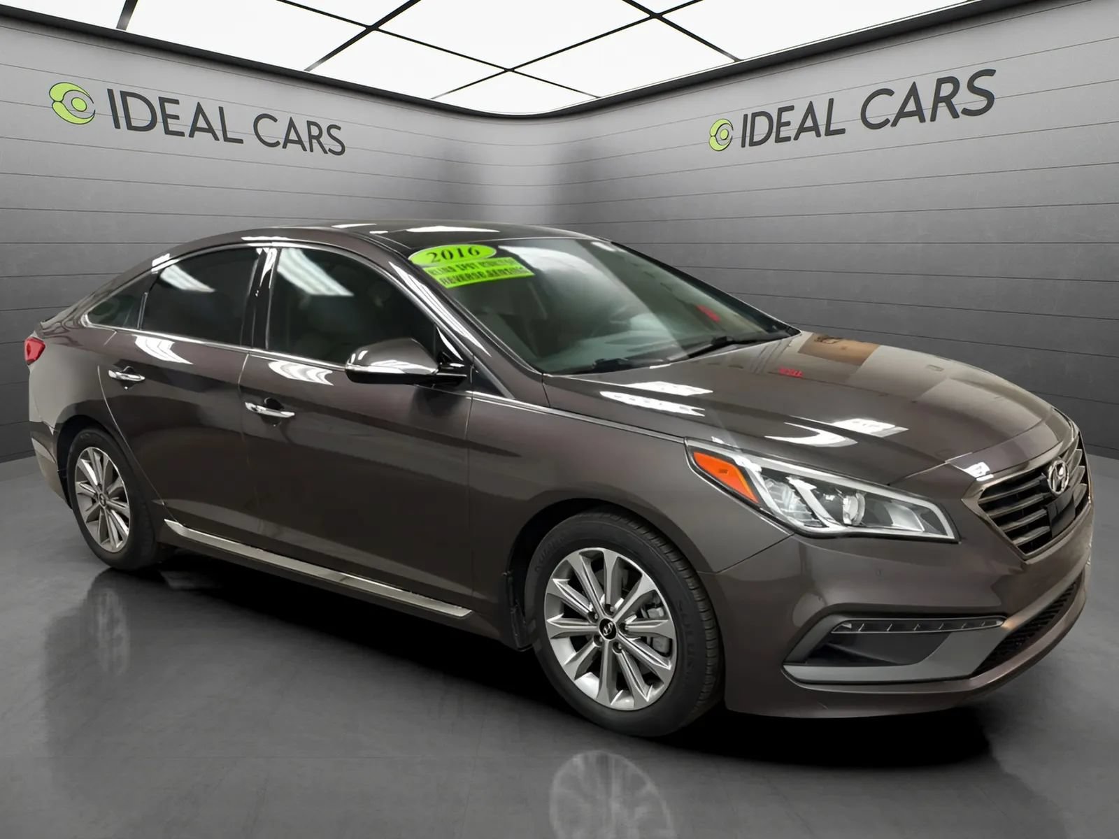 Used 2016 Hyundai Sonata Limited w/ Option Group 04 FWD image 3