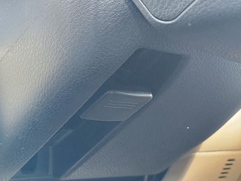 Used 2018 Toyota Highlander XLE image 38