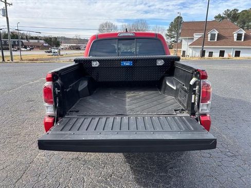 Used 2020 Toyota Tacoma SR w/ SR Convenience Package image 25