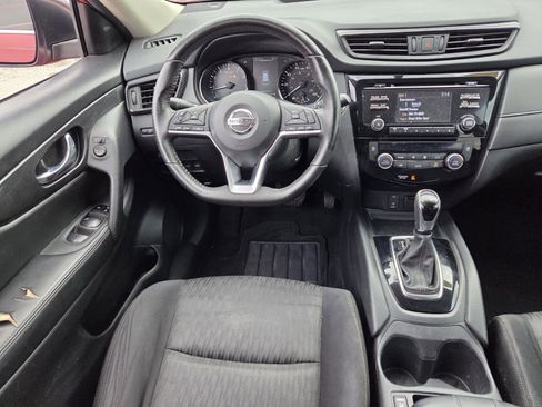 Used 2017 Nissan Rogue SV image 13