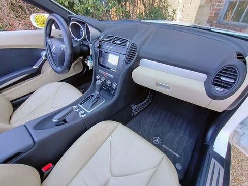 Used 2005 Mercedes-Benz SLK 350 image 46