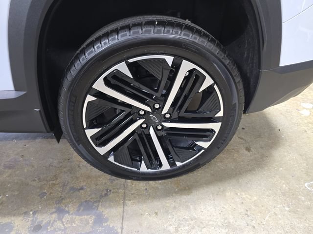 New 2026 Chevrolet Equinox RS w/ Convenience Package III FWD image 36