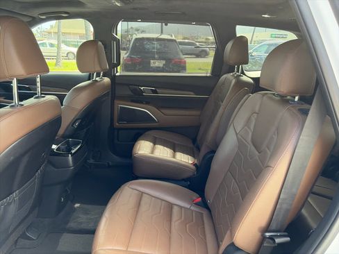 Used 2022 Kia Telluride SX w/ SX Prestige Package image 16