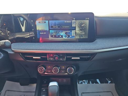 Used 2025 Nissan Kicks SV FWD image 20