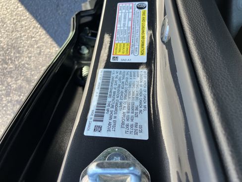 Used 2025 Honda CR-V EX image 30