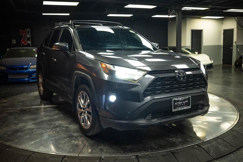 Used 2022 Toyota RAV4 XLE Premium AWD/4WD image 5