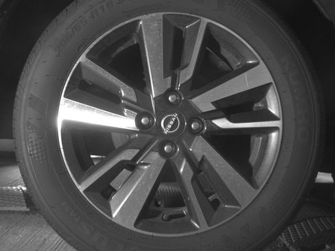 Used 2025 Nissan Versa SV FWD image 13