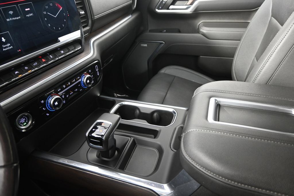 Used 2022 GMC Sierra 1500 SLT w/ SLT Convenience Package AWD/4WD image 32