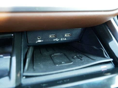 Used 2021 Subaru Outback Touring w/ Popular Package #2 AWD/4WD image 36