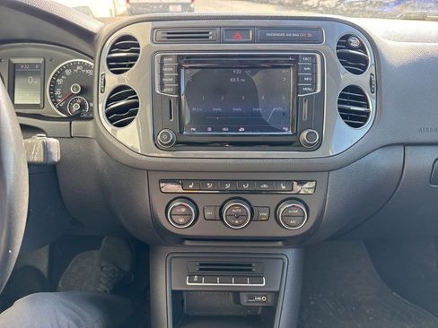Used 2017 Volkswagen Tiguan Sport image 16