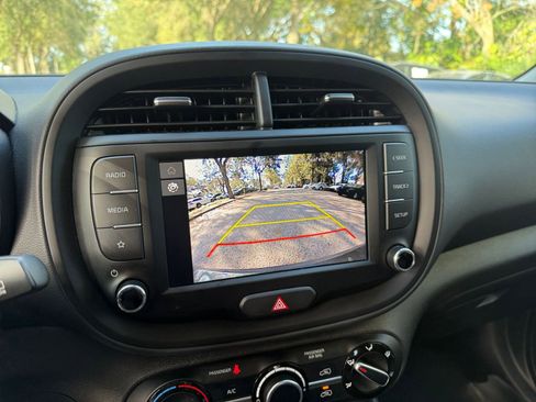 Used 2025 Kia Soul LX w/ LX Technology Package image 17