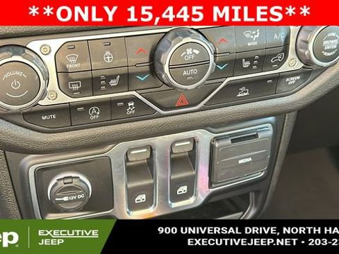 Used 2024 Jeep Wrangler Sport S image 16