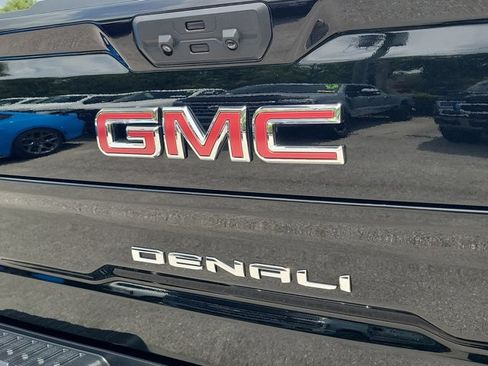 Used 2025 GMC Sierra 1500 Denali AWD/4WD image 12