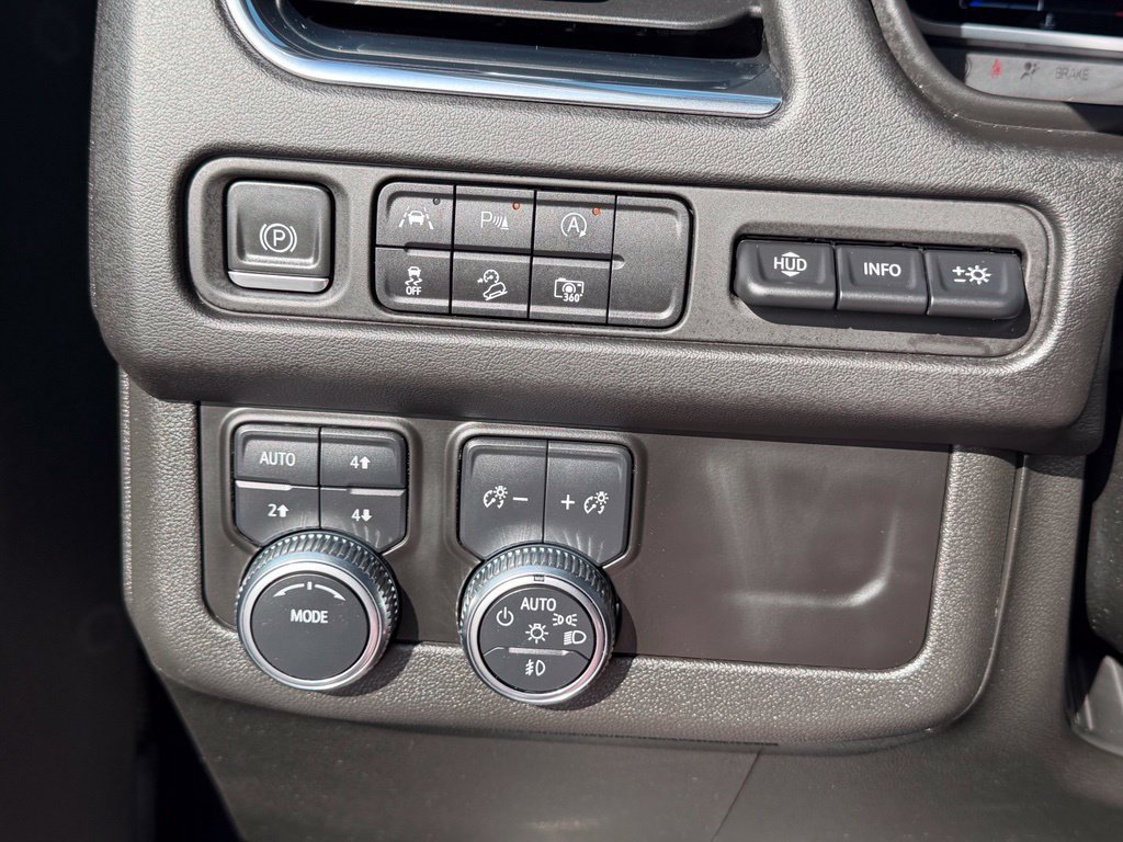 Used 2023 GMC Yukon XL AT4 w/ AT4 Premium Package AWD/4WD image 33