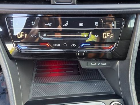 Used 2025 Volkswagen Jetta GLI Autobahn FWD image 15
