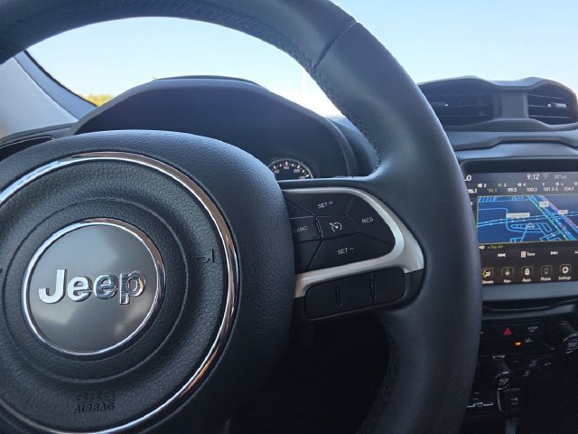 Used 2023 Jeep Renegade Altitude AWD/4WD image 12