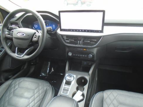 Used 2023 Ford Escape Platinum w/ Premium Technology Package AWD/4WD image 13