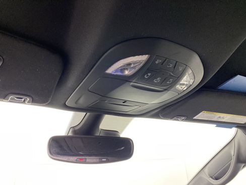 Used 2025 Chrysler Pacifica Select image 26